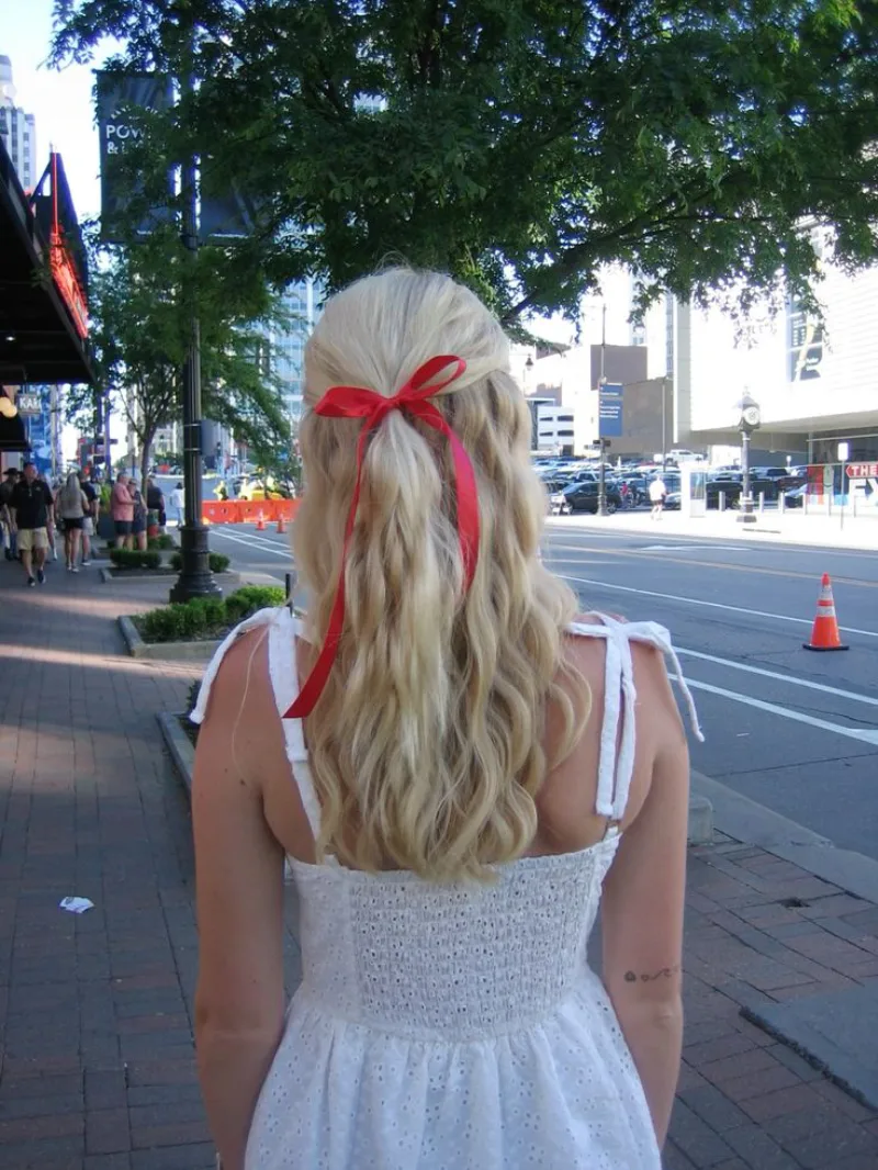 Simple Red Ribbon