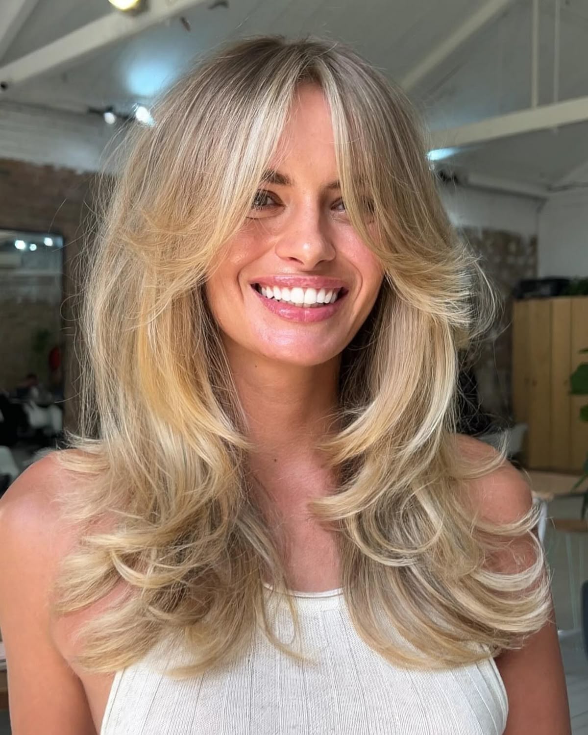 Bright Smile Sandy Blonde