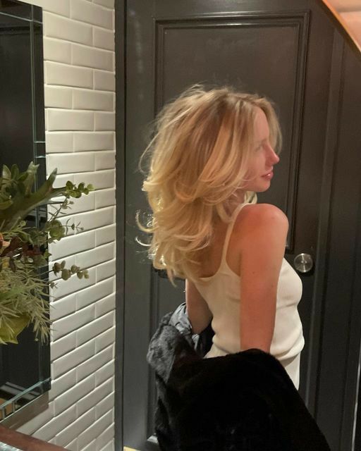 Back View Layered Flow