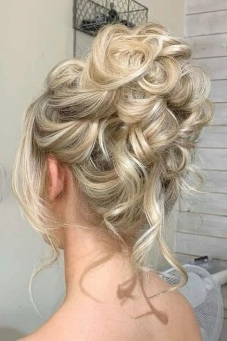 Volumed Blonde Fancy Bun