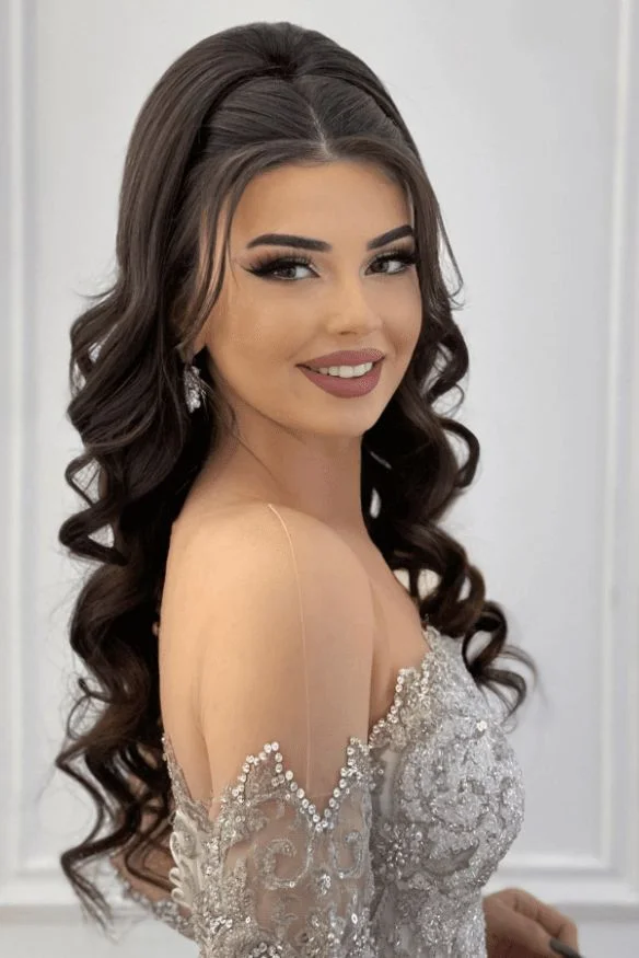 Classic Side Part Curls