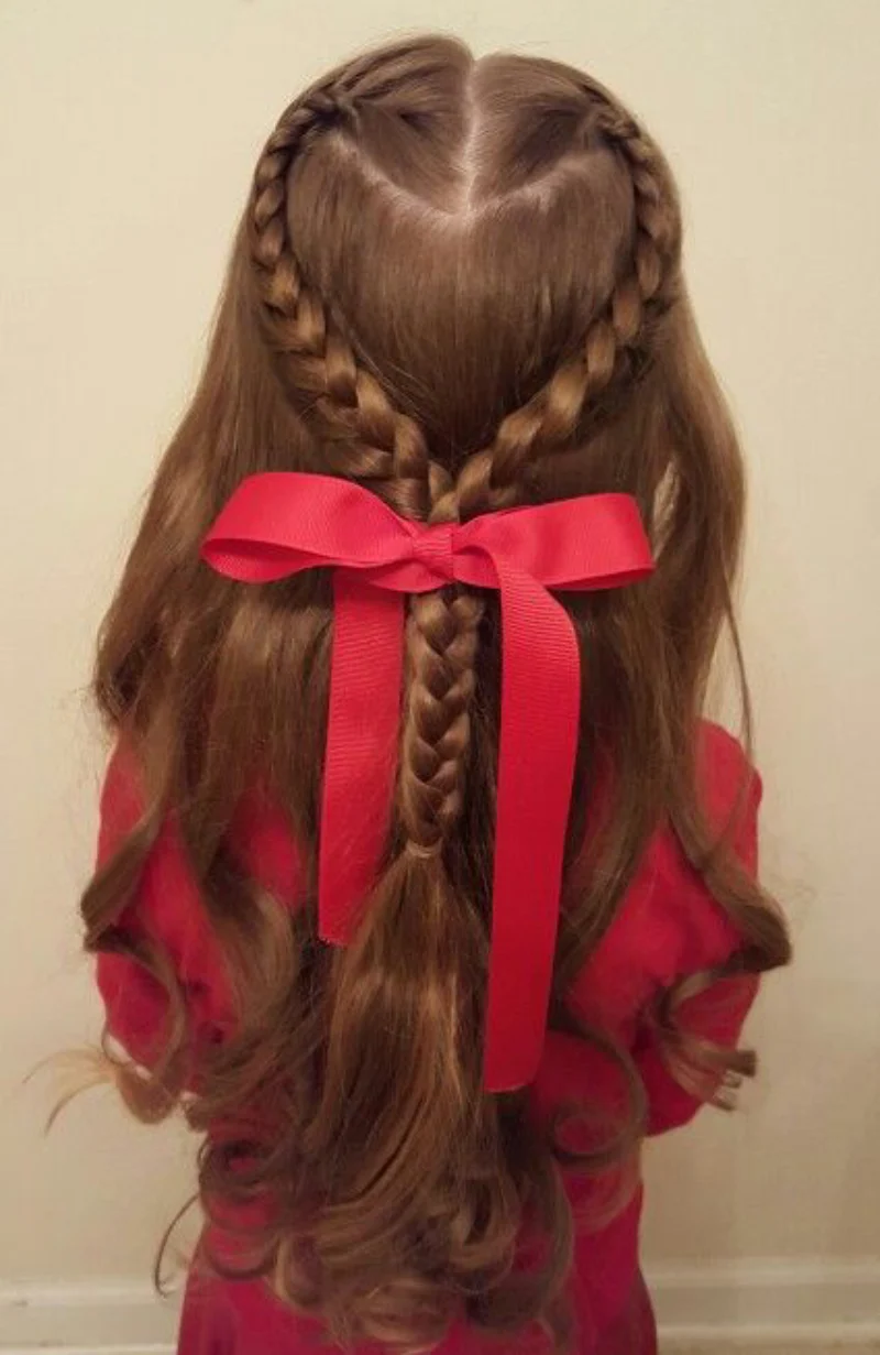 heart-shaped bow hairstyle