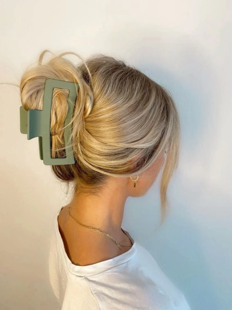 Large Green Matte Clip