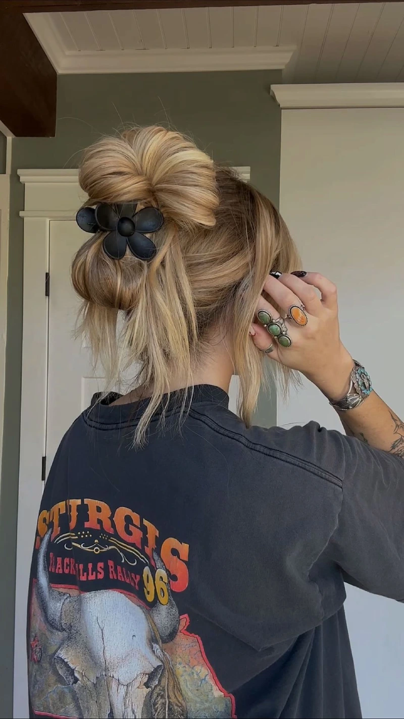 Black Flower Crimped Bun