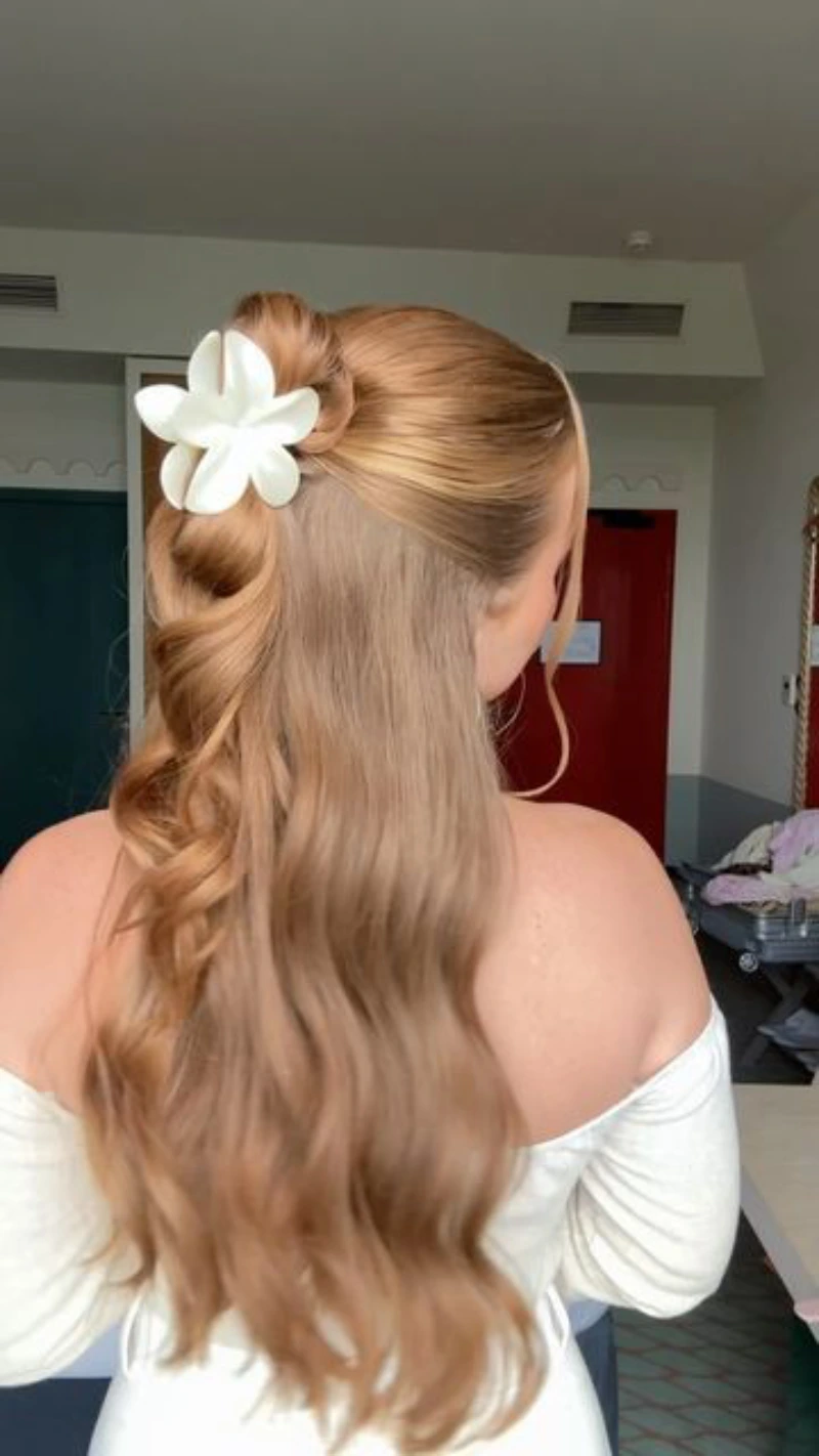 White Flower Twist