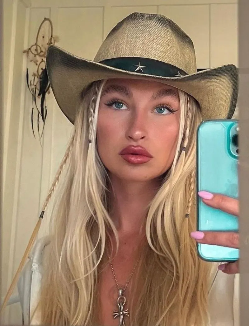 Sleek Country Straight Hair Cowgirl Hairstyles