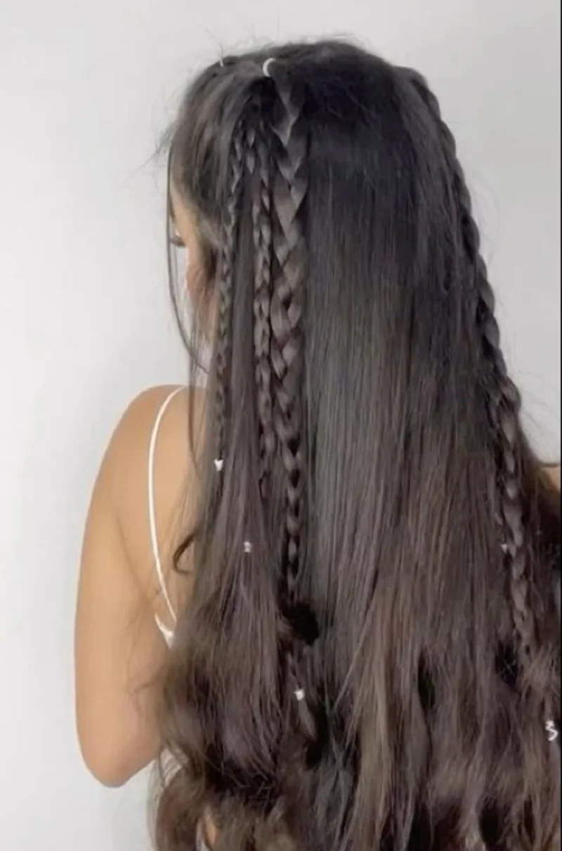 Simple Braid with Loose Waves Cowgirl Hairstyles