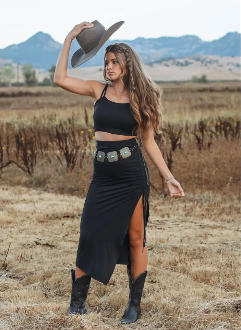 Country Girl Loose Waves Cowgirl Hairstyles