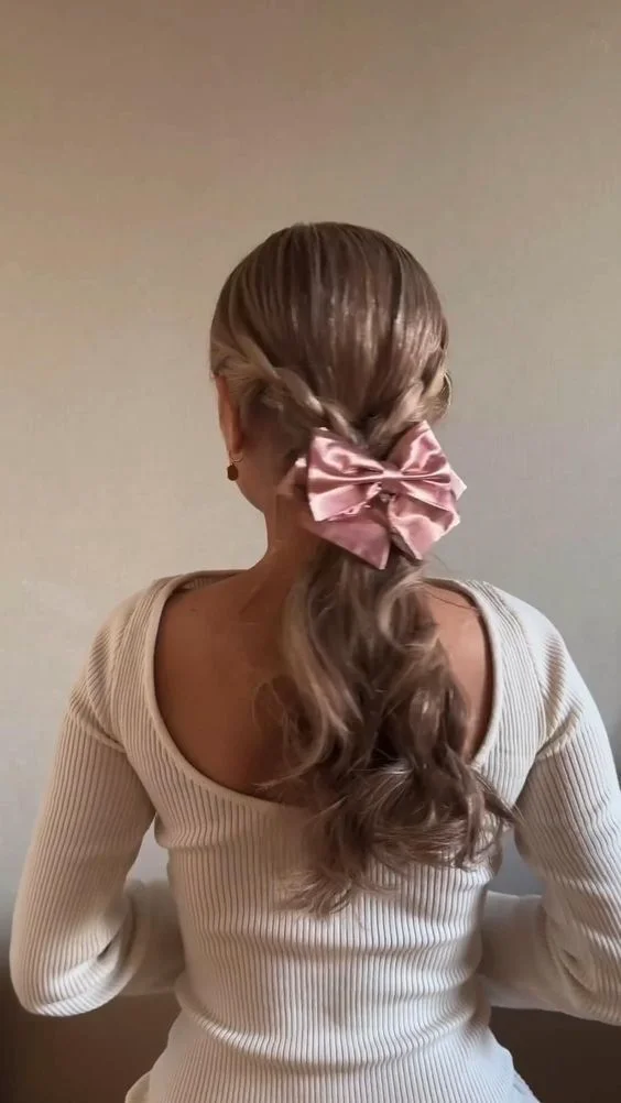 Pink Bow Twist Look