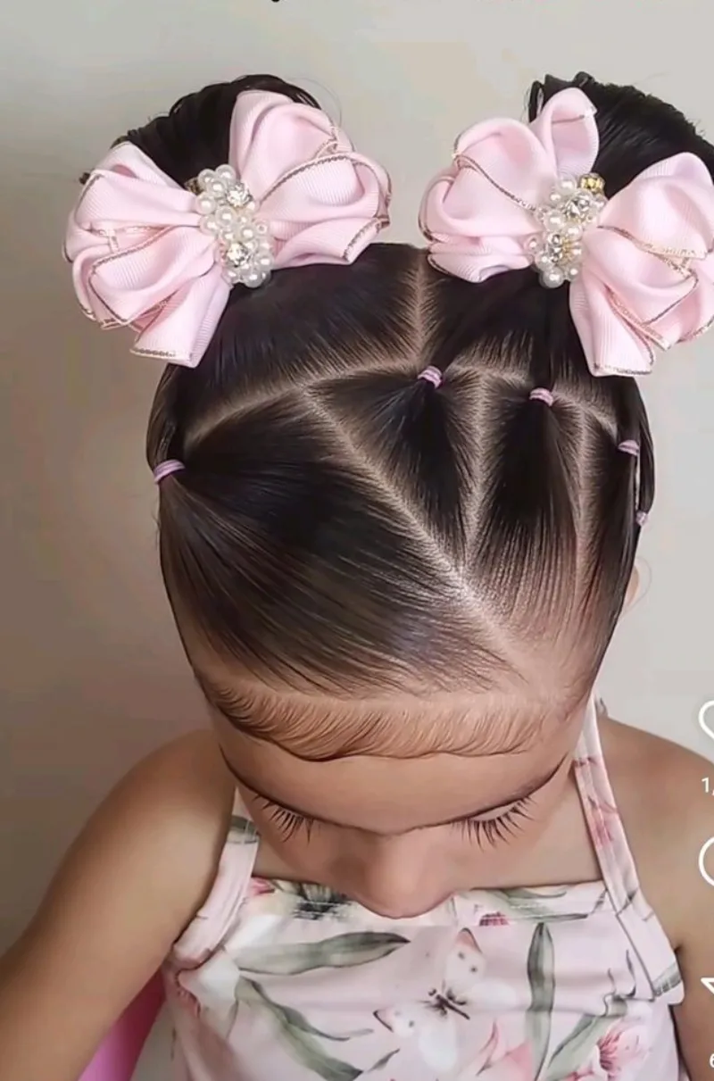 Cute Party Hairstyle with Flower Bow Daughter Hairstyle