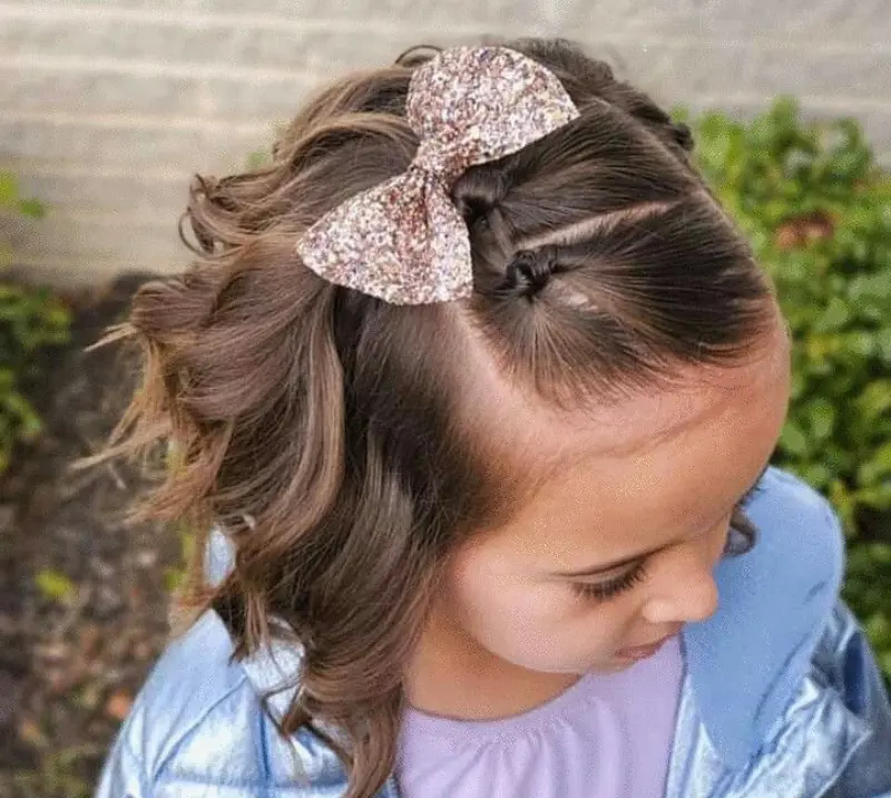 Half-Up Waves with Glitter Bows Coloring Page