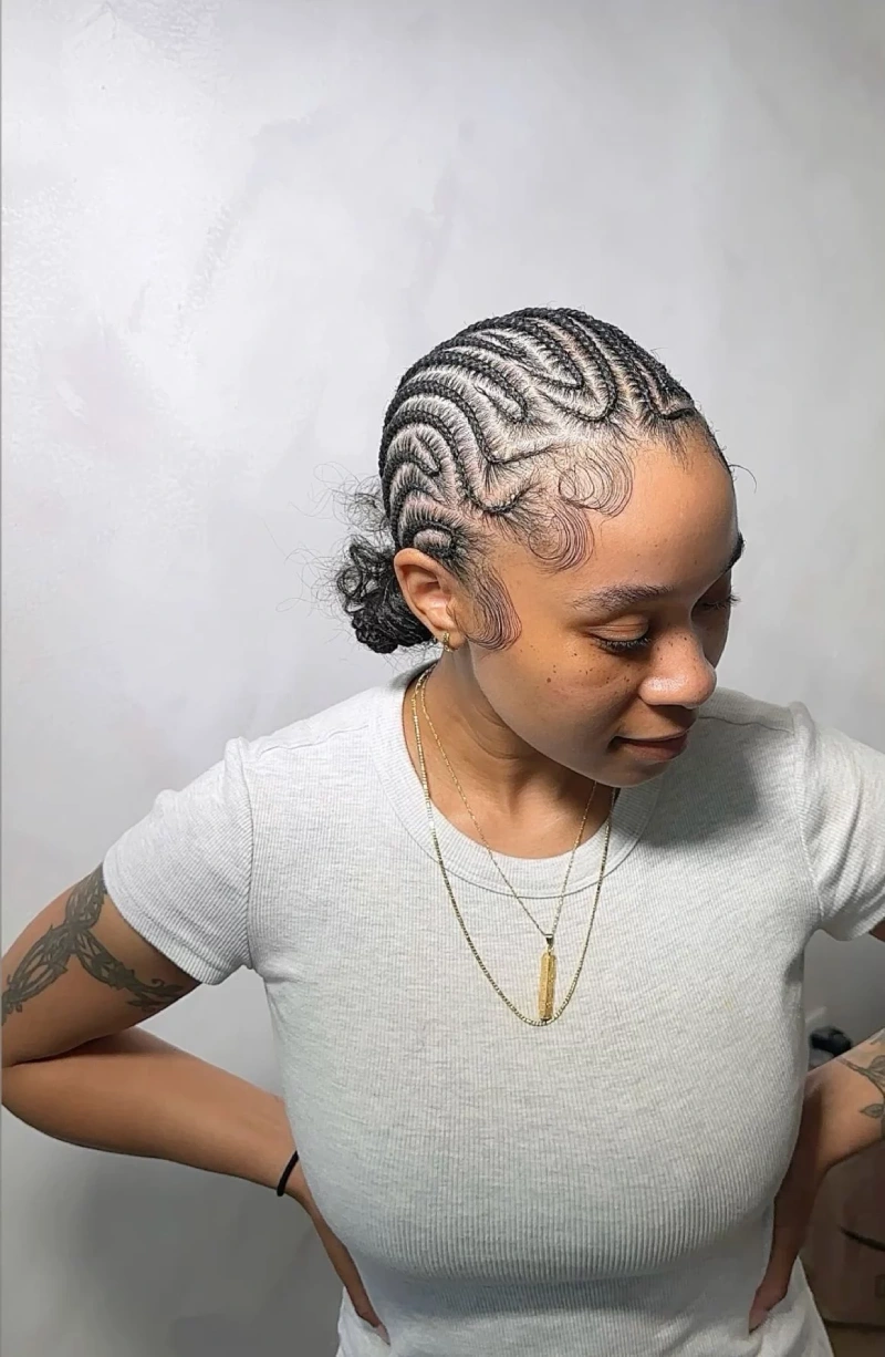 Low Swirl Side Bun