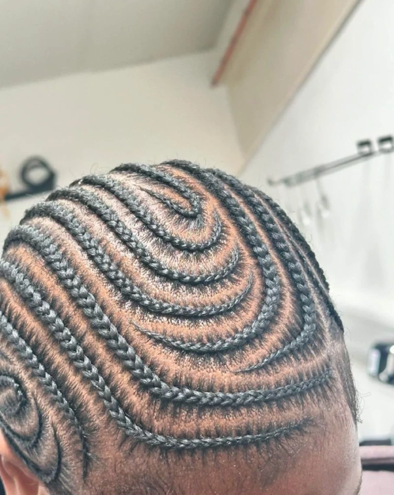 Circular Ridge Braid Style