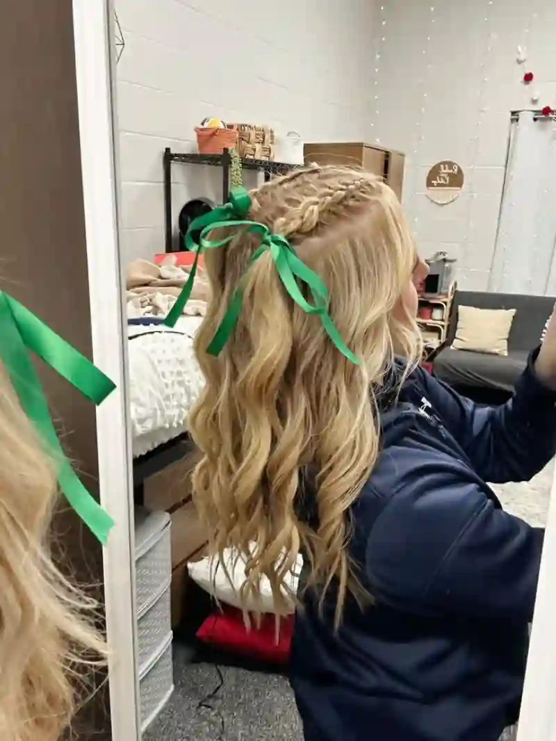 Trendy Game Day Hairstyles That Look Amazing