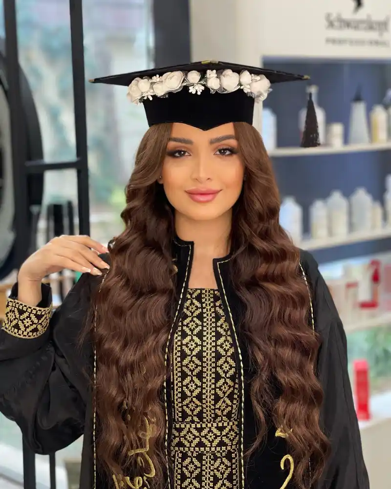 graduation hairstyles with cap