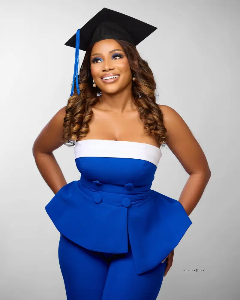 graduation hairstyles with cap