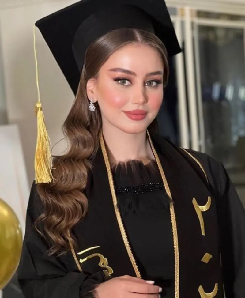 graduation hairstyles with cap