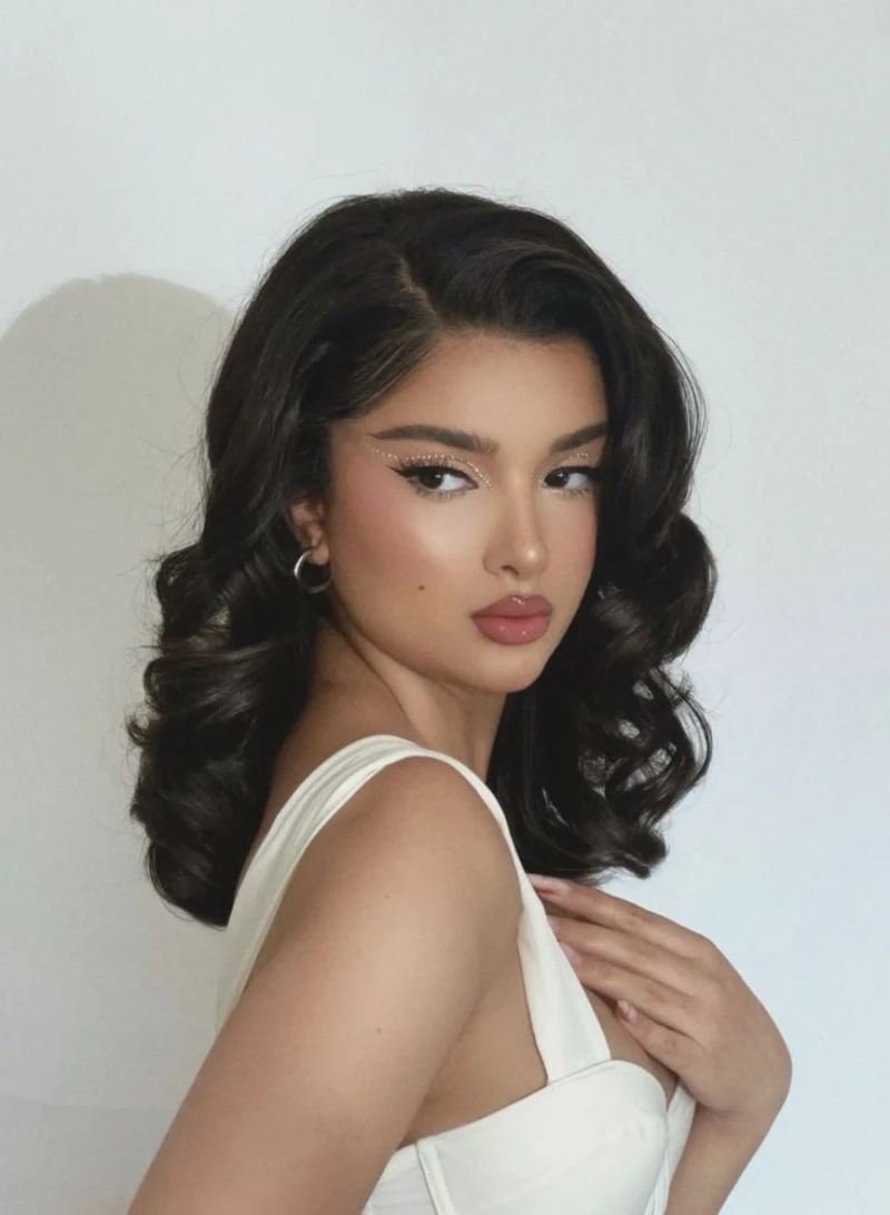 Retro Hollywood Glam Curls