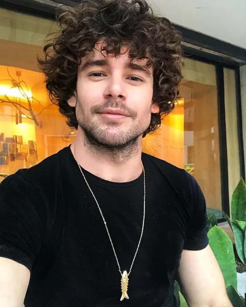 casual curly haircut