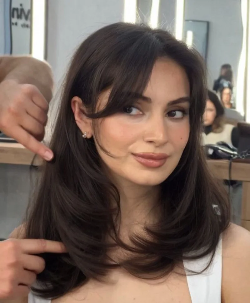 Soft Dark Curtain Bangs