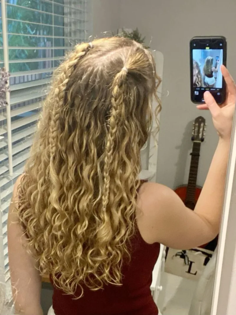 Natural Curly Homecoming Look homecoming hairstyle