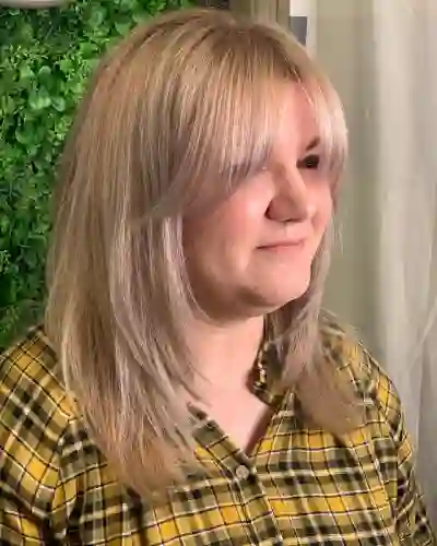 35+ Hairstyles for Large Women | Haircuts for Plus Size Women