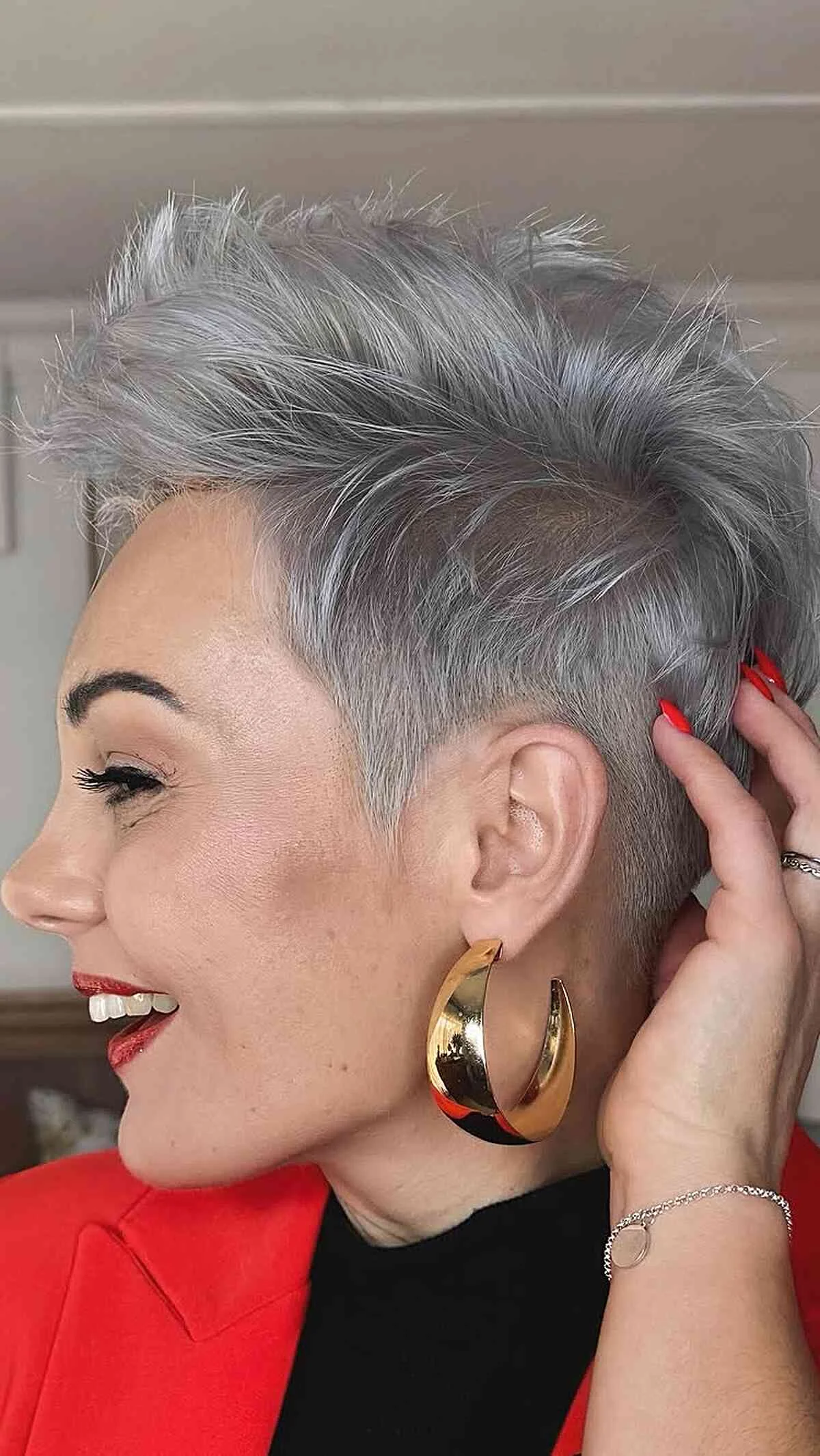 Silver Wavy Volume Bob
