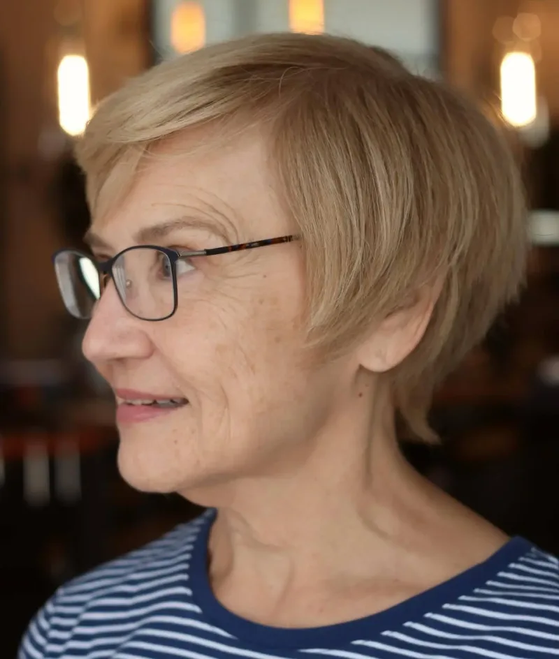 simple short layered cut