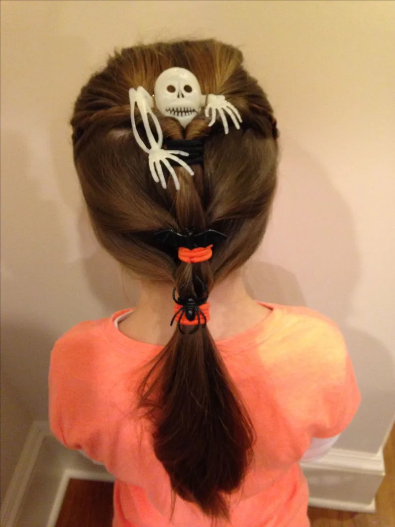 skeleton ponytail halloween hairstyle for kids