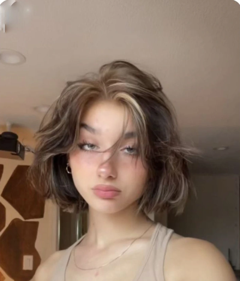 short hairstyle women