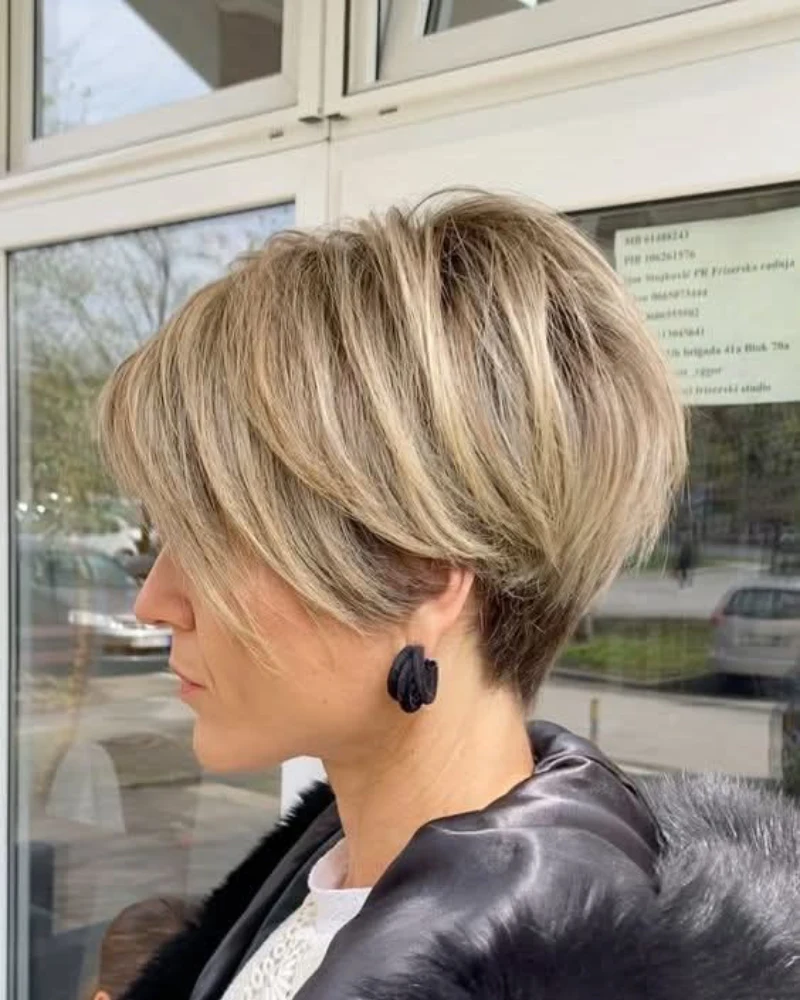 short hairstyle women