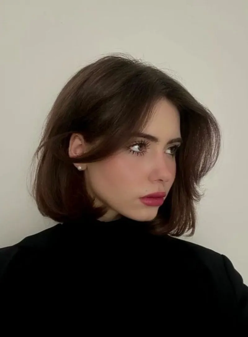 short hairstyle women