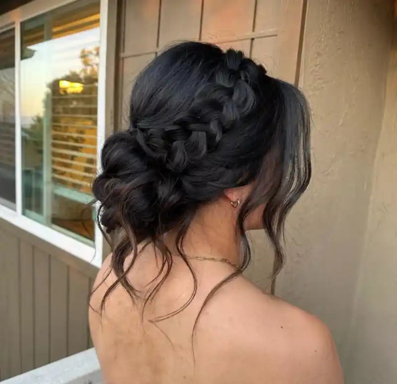 Don’t Pick a Summer Updo Until You See These Ideas