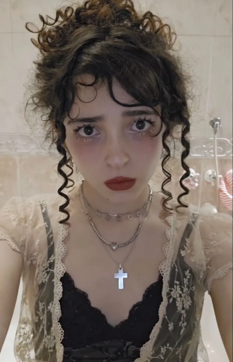 vampire hairstyles of women
