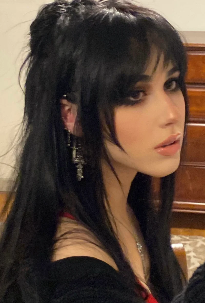 vampire hairstyles of women