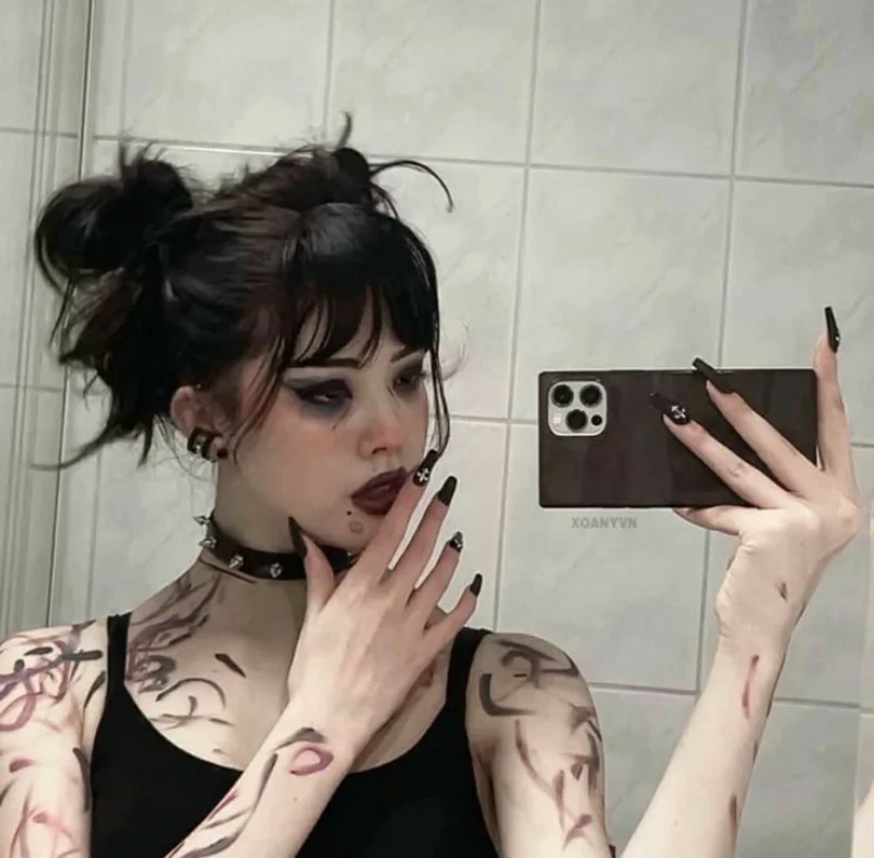 vampire hairstyles of women